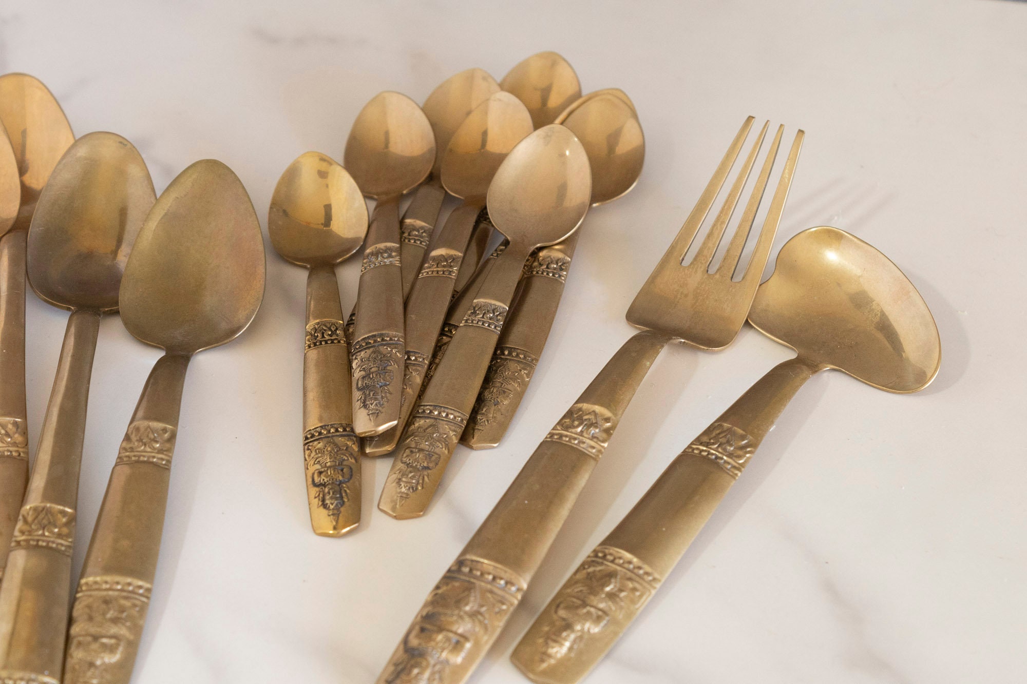 カトラリー(スプーン等) Thai Brass flatware Vintage Mismatched 19 Pieces Thai Cutlery Flatware Brass - Etsy