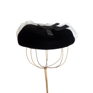 Vintage 60s Black Hat Size 22