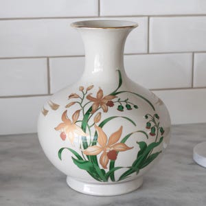 Vintage Porcelain Japanese Vase Floral Design