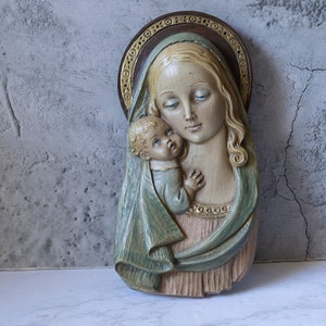 Vintage 1980&#39;s Madonna and Child 3-D Resin Wall Plaque, Virgin Mary and Child Hand Painted Wall Decor from Mexico