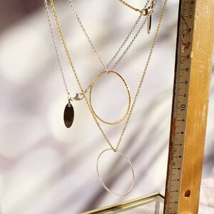 minimalistische ketting, hanger cirkel, bicolor, zilver goud afbeelding 5