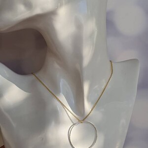 minimalistische ketting, hanger cirkel, bicolor, zilver goud afbeelding 3