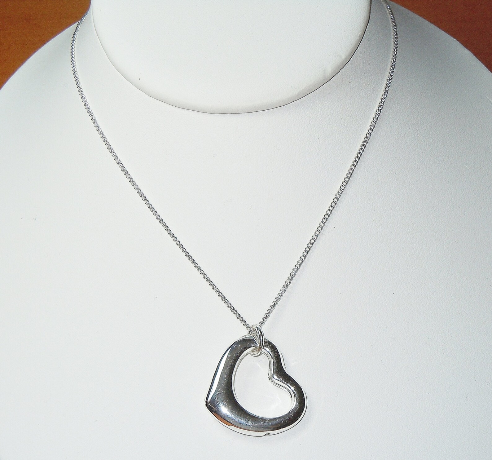 Floating heart necklace silver Clearance