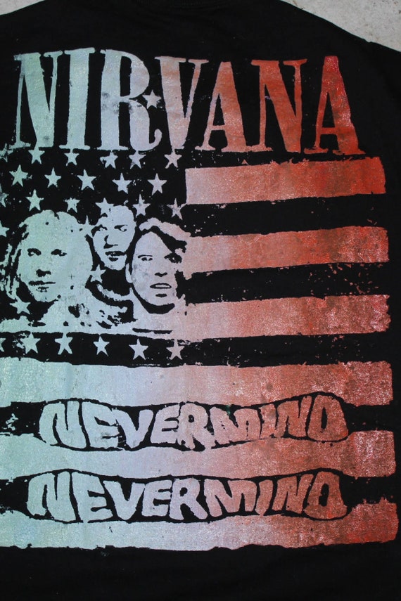 NIRVANA ; AMERICAN FLAG ; Used T Shirt
