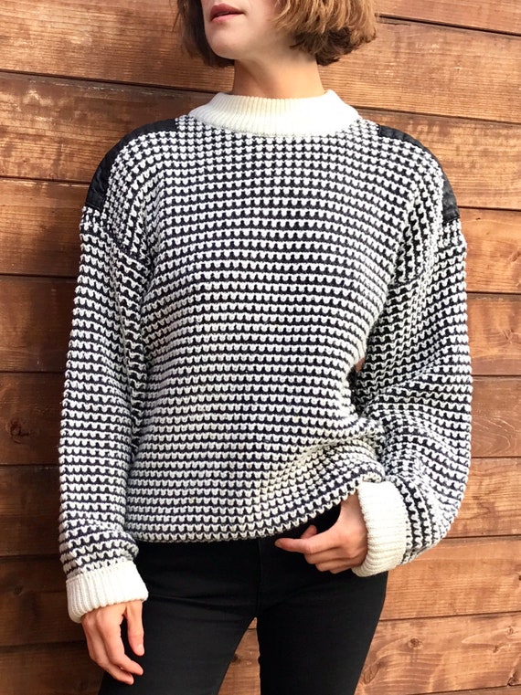 80s Vintage White & Grey Sweater w/ Black Leather… - image 2