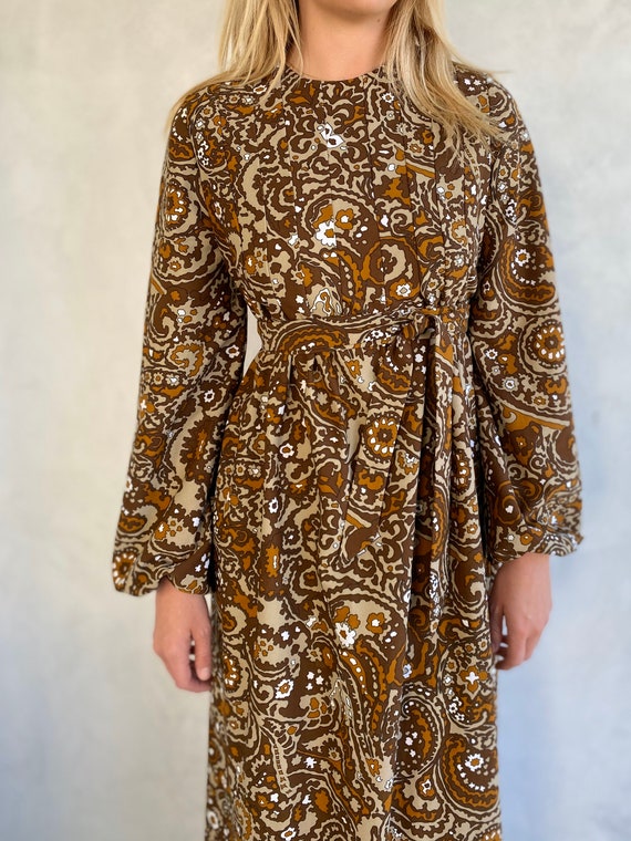 Stunning 70s Vintage Brown & Tan Paisley Print Ma… - image 4