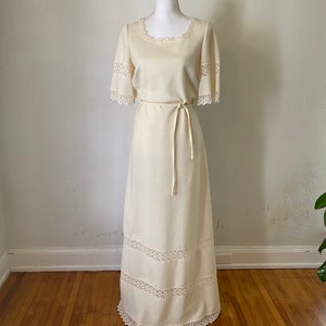Vintage 1970s Boho Prairie Natural Cream Flutter Sleeve Maxi Gown 70s Linen look Textured Lace Square neck Wedding Dress image 10