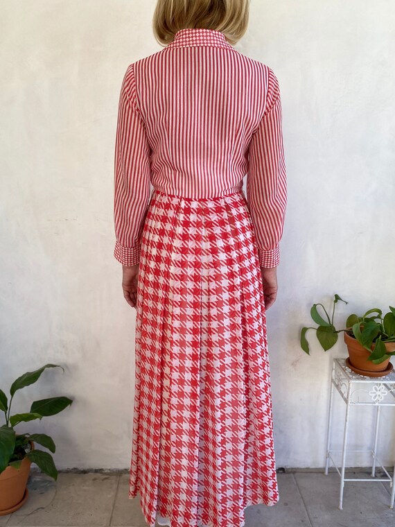 1970s Vintage Red & White Stripe Houndstooth Semi… - image 7