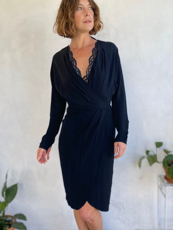 Beautiful Vintage 50s Black Lace Tulip Wrap Dress… - image 3