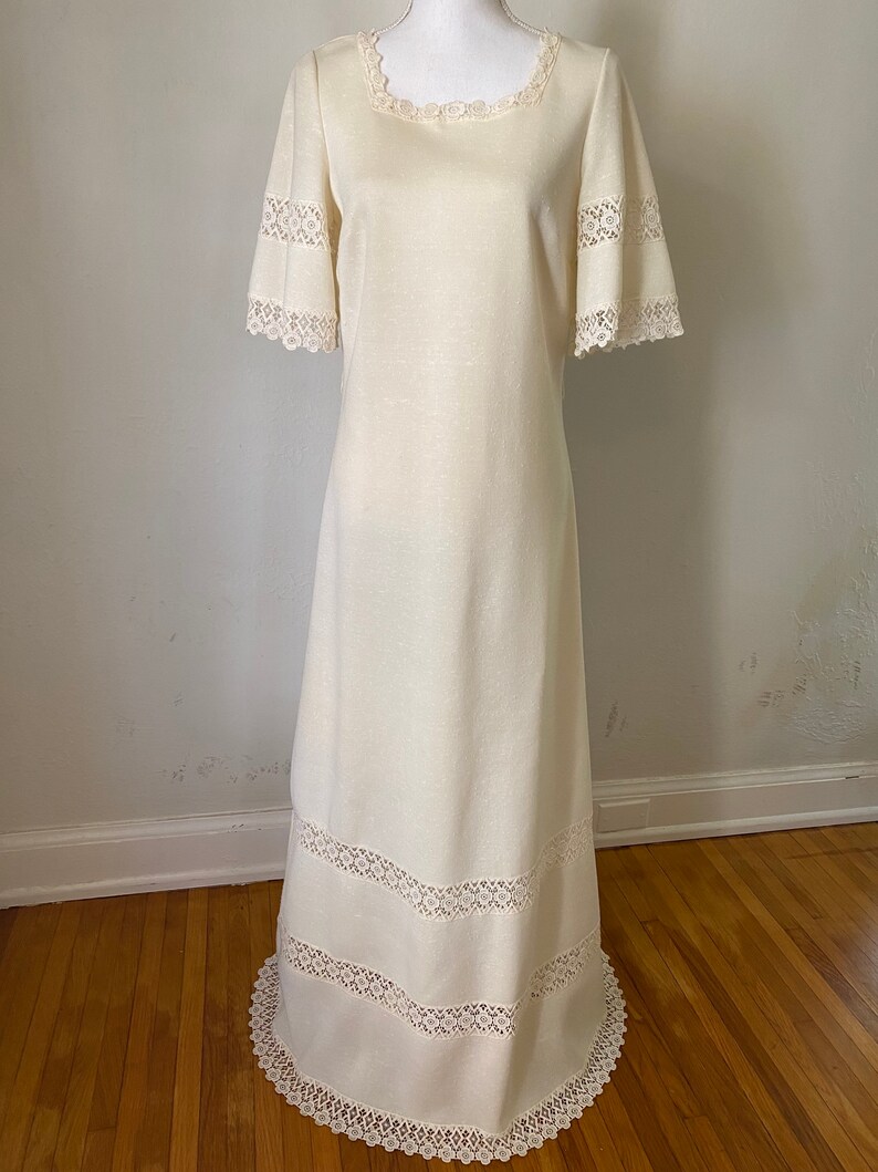 Vintage 1970s Boho Prairie Natural Cream Flutter Sleeve Maxi Gown 70s Linen look Textured Lace Square neck Wedding Dress image 4