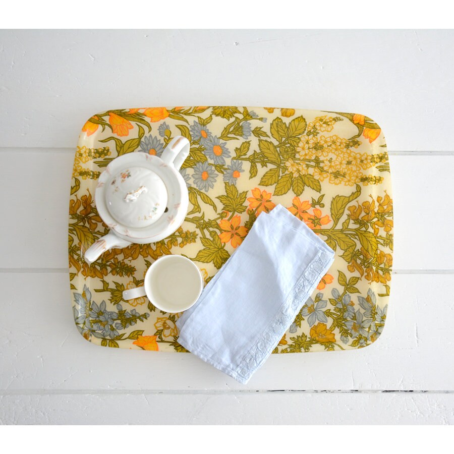 Beau Plateau Floral Des Années 1960