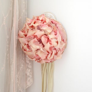 Tocado parisino de seda floral de los años 20