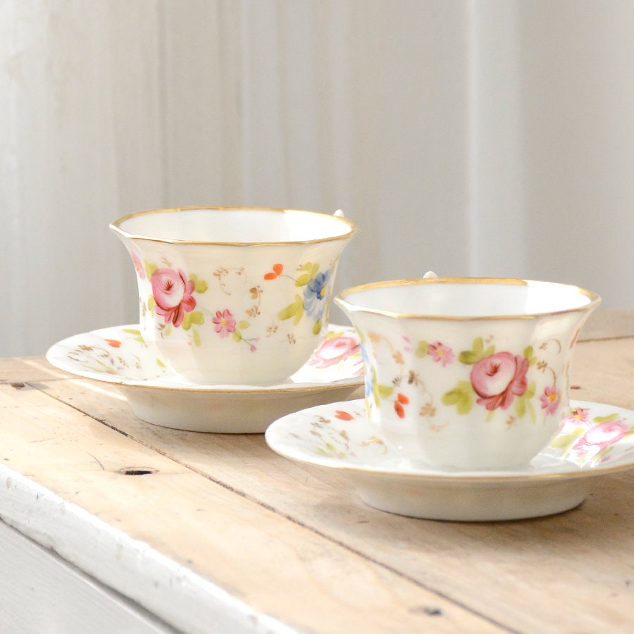 Paire Exceptionnelle de Tasses à Thé Antiques Peintes La Main Vieux Paris/Vieux Paris