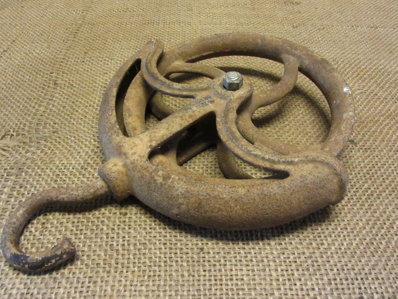 Vintage Cast Iron Well Farm Pulley Antique Old Iron Farm Etsy