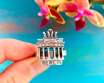 Silberring aus dem Ende eines Andenkenöffels aus Berlin, 800er Silber, Besteckschmuck