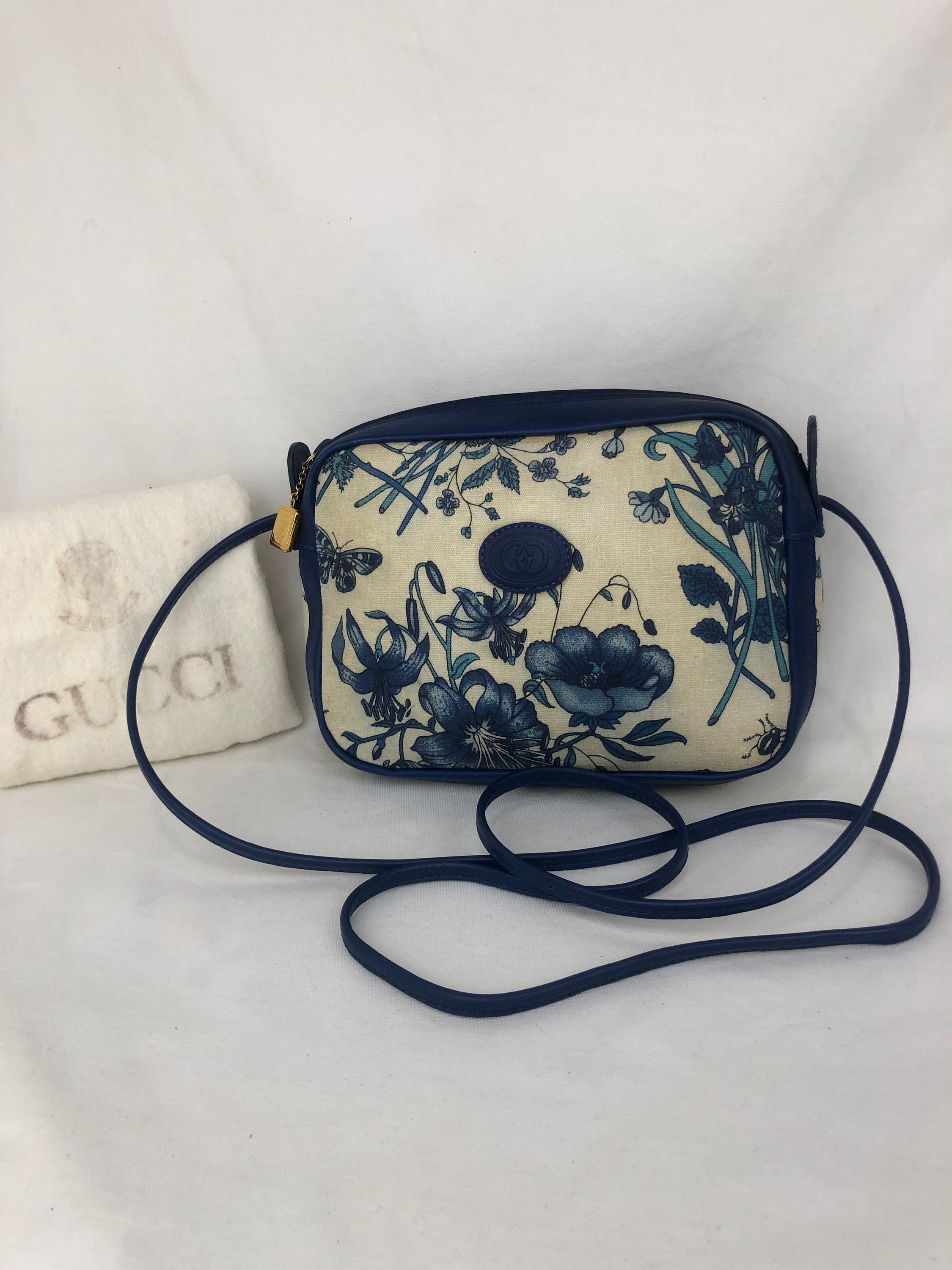 Sold at Auction: Vintage Gucci Navy Blue Clutch or Cosmetic Bag