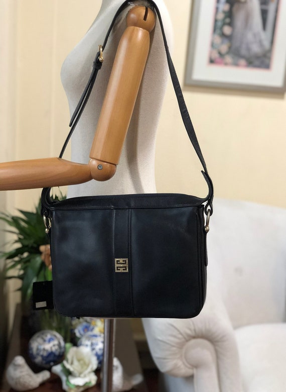 Sac Givenchy Vintage Leather Logo Shoulder Bag Gem