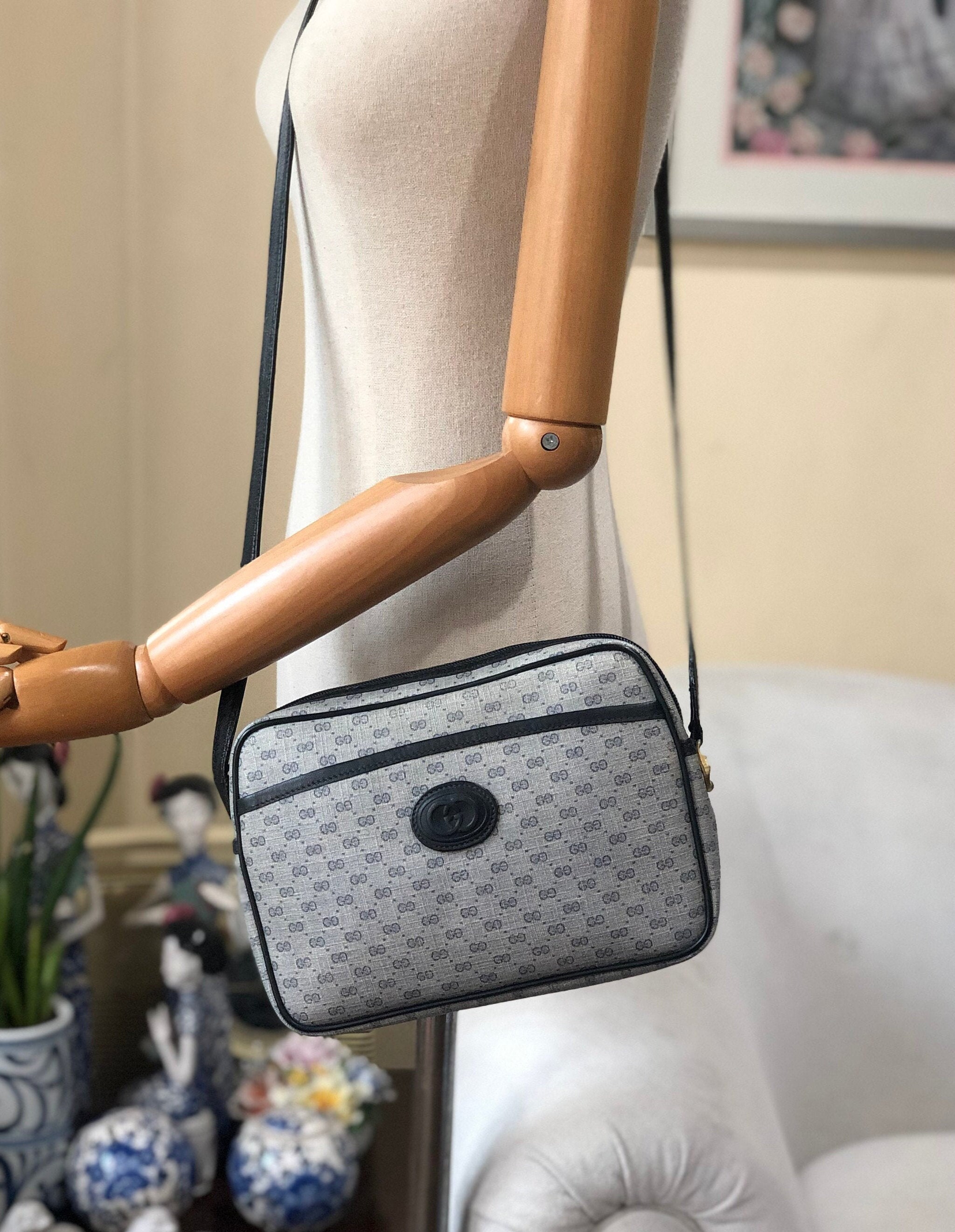 Vintage gucci navy crossbody clearance