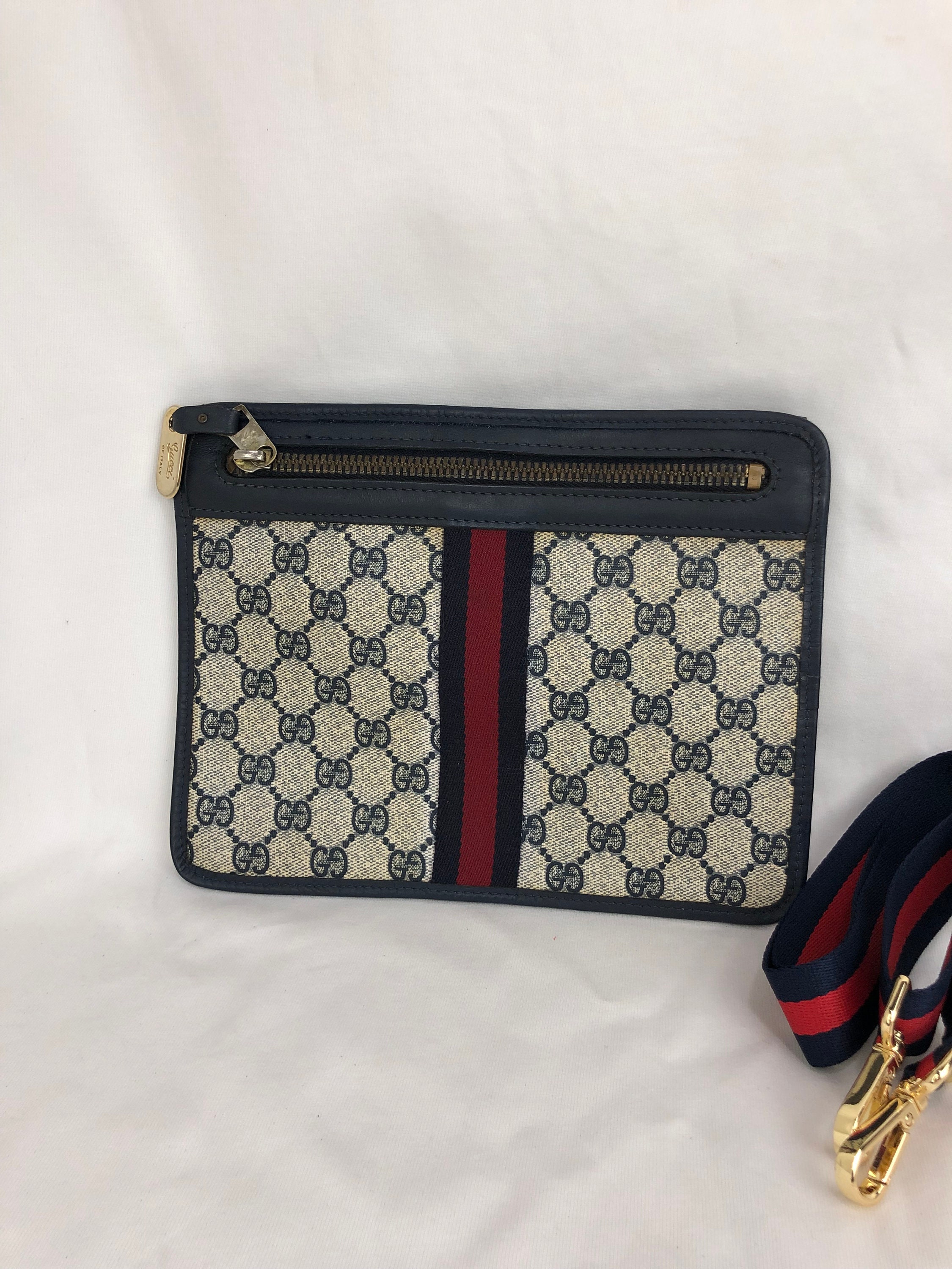 Gucci Vintage Navy Monogram Bag – Dina C's Fab and Funky Consignment  Boutique