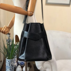 LOUIS VUITTON Sac D'Epaule PM Epi Leather Bucket Bag Black