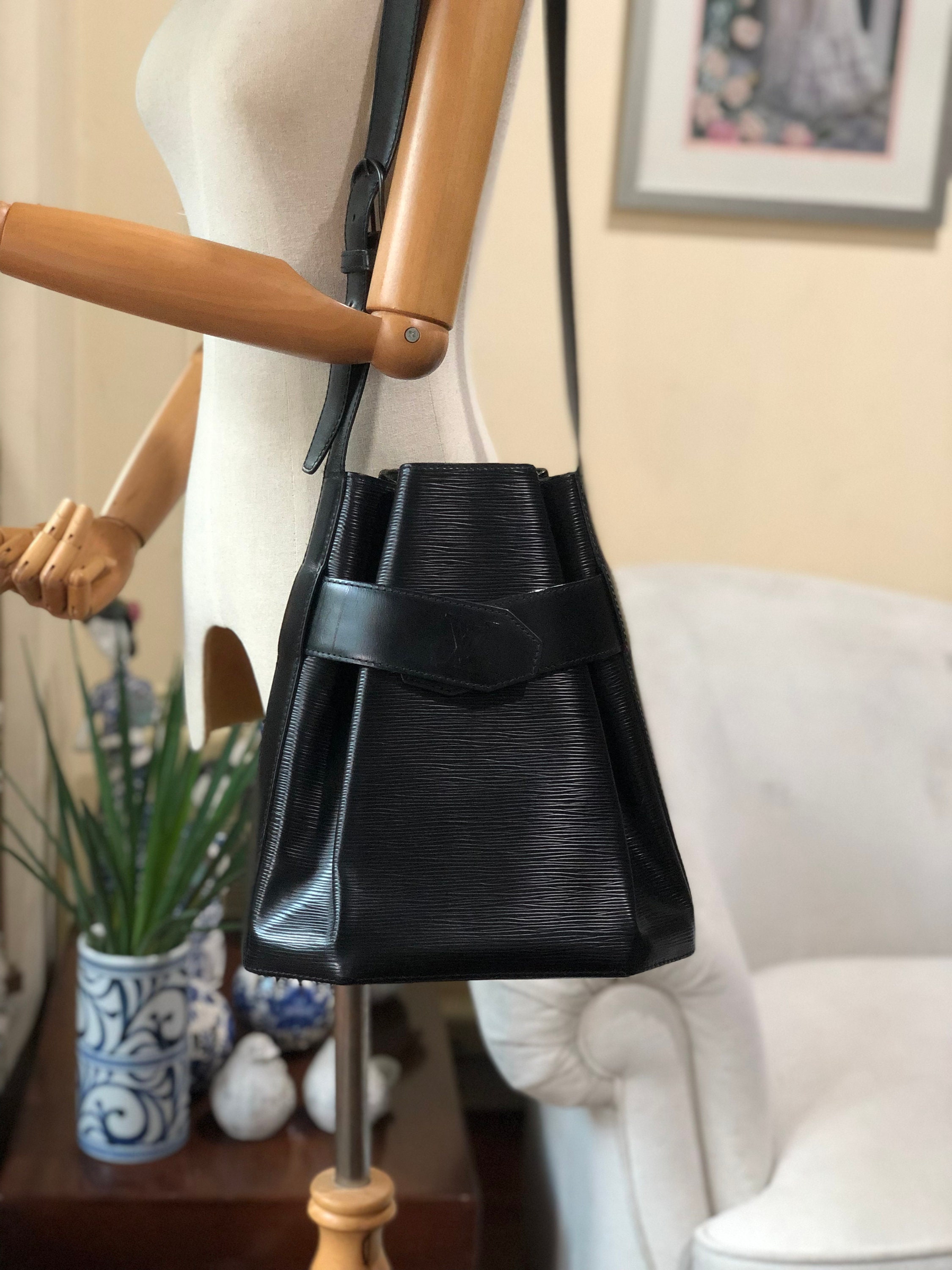 Louis Vuitton Black Epi Leather Sac Depaule PM Twist Bucket Bag 862932