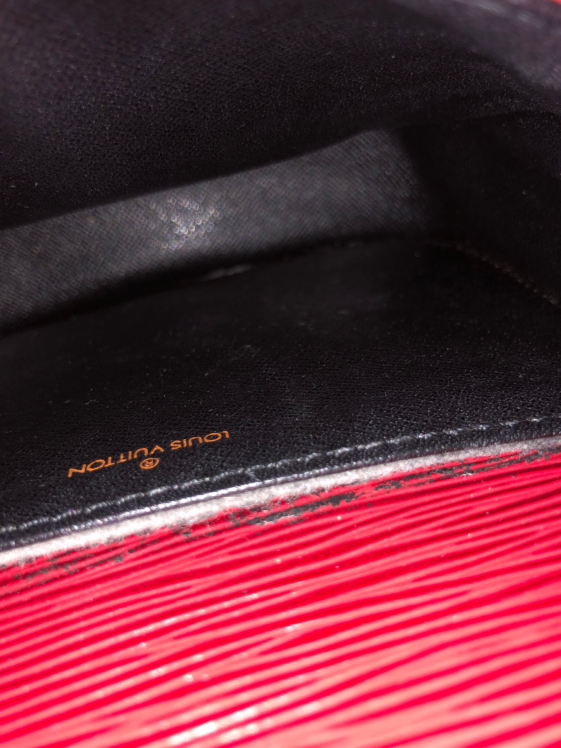 Replica Louis Vuitton M54155 Saint Cloud Crossbody Bag Epi Leather