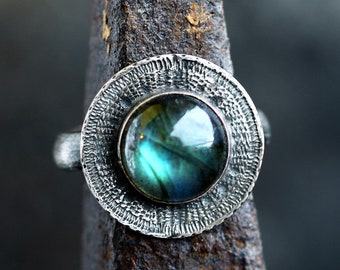Labradorite ring stering silver, raw silver ring, oxidized ring, tribal ring, modern stone ring, aztec ring, ethnic ring, brutalist ring