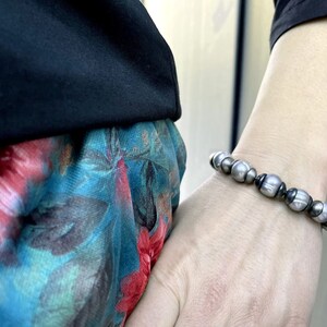 Pulsera de plata con perlas naturales, pulsera de perlas oxidadas, pulsera única con minerales, pulsera moderna imagen 7