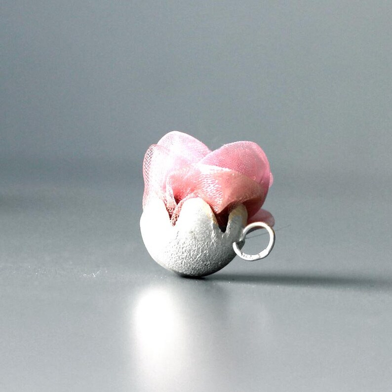 rouge romantic wedding jewelry for fashion bride silk roses flowers artistic jewelry Pastel pink silver pendant rose for stylih bridesmade