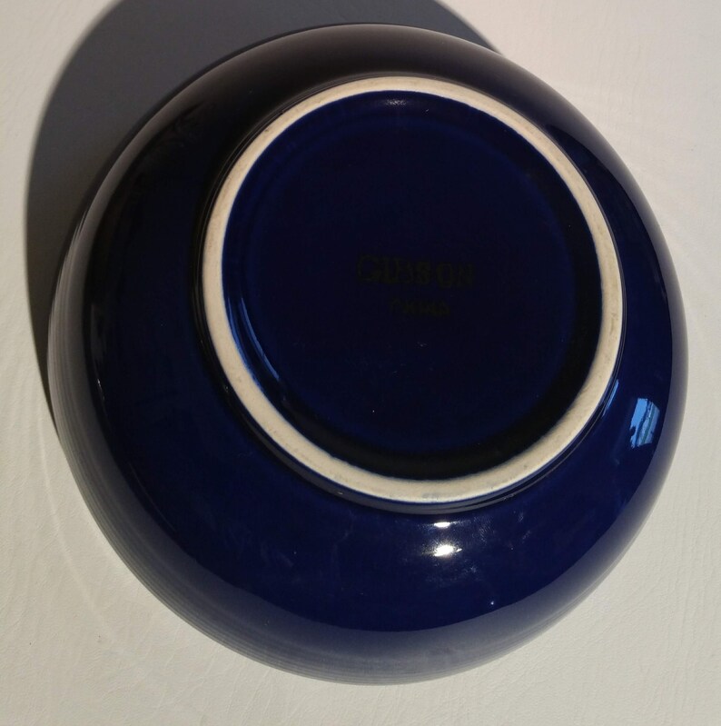 Gibson Cobalt Blue 9 Serving Salad Bowl Groove Design