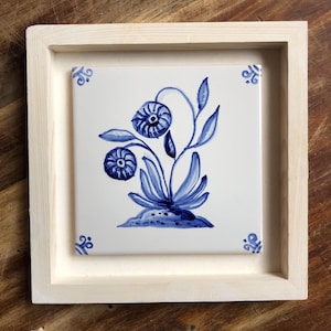 Hand painted Tile Flower/ portuguese azulejo stylized flower