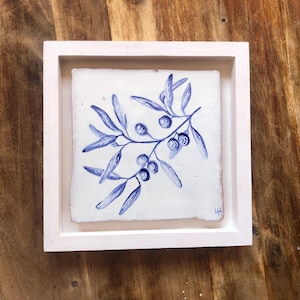 Handmålad olivkvist / portugisisk azulejo blåvit glaserad olivträd