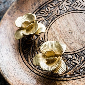 Orchid Gold brass knobs and Pulls flower Drawer Knobs Cabinet Pulls Wardrobe Pull /offices Knob /cafes Knob /restaurant Knob