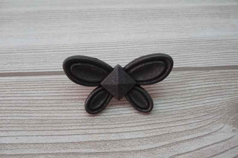 Butterfly-Cabinet Knobs Dresser Knobs  Animal Knobs  Drawer Knobs Drawer Pull Handles  Shabby Chic Decorative Furniture Hardware