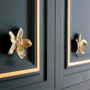 Flower Brass Knobs Kitchen Pulls Cabinet Knobs Handles Nordic Style drawer Knobs pulls wardrobe Knob Cabinet Knobs Modern Drawer Knob