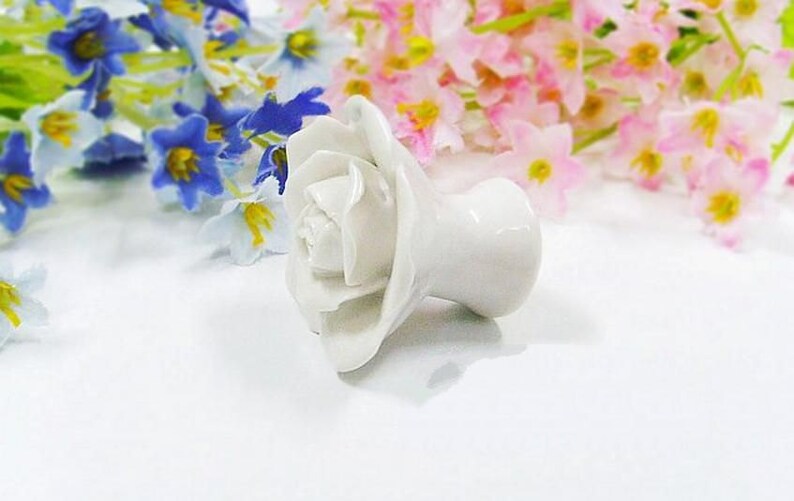 white flower drawer knobs