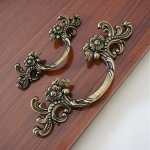 Shabby Chic Dresser Drawer Pulls Handles / Antique Bronze  Drop Kitchen Cabinet Pull Handle Knobs Furniture Hardware 2.5" 1.8"