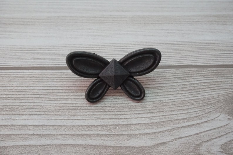 Butterfly-Cabinet Knobs Dresser Knobs  Animal Knobs  Drawer Knobs Drawer Pull Handles  Shabby Chic Decorative Furniture Hardware