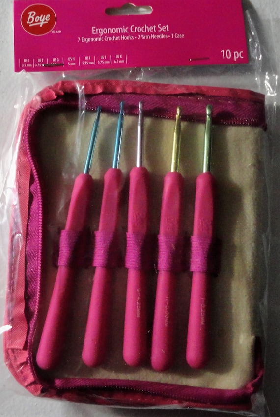Boye Ergonomic Crochet Set Pink Case, 7 Hooks, Yarn Needles, Pink