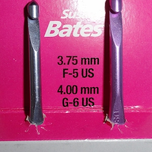 Susan Bates Silvalume Super Lightweight Aluminum Crochet Hook Set of Two Hooks, Super Lightweight, Aluminum, Crochet Hooks, F, G, H, I, J, K