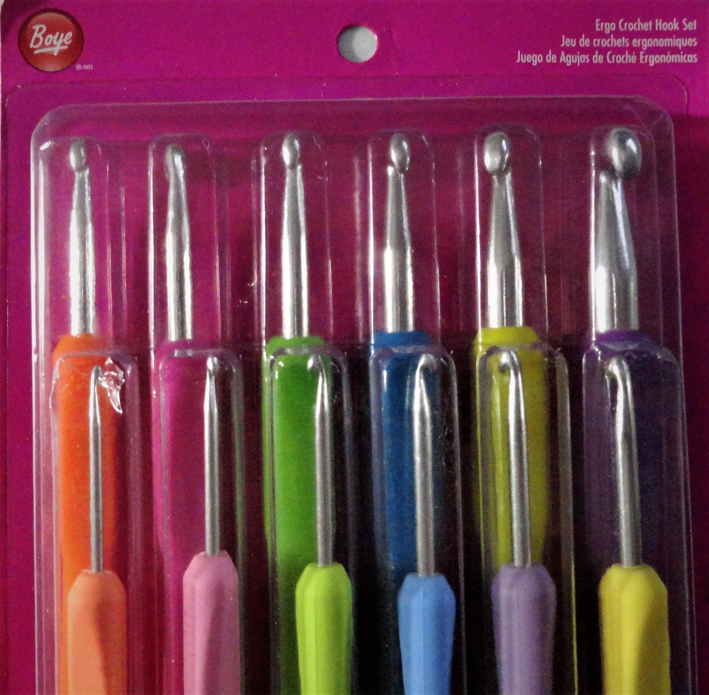 Boye Ergonomic Crochet Hook Set, 12 Hooks, Sizes B-N, Ergonomic