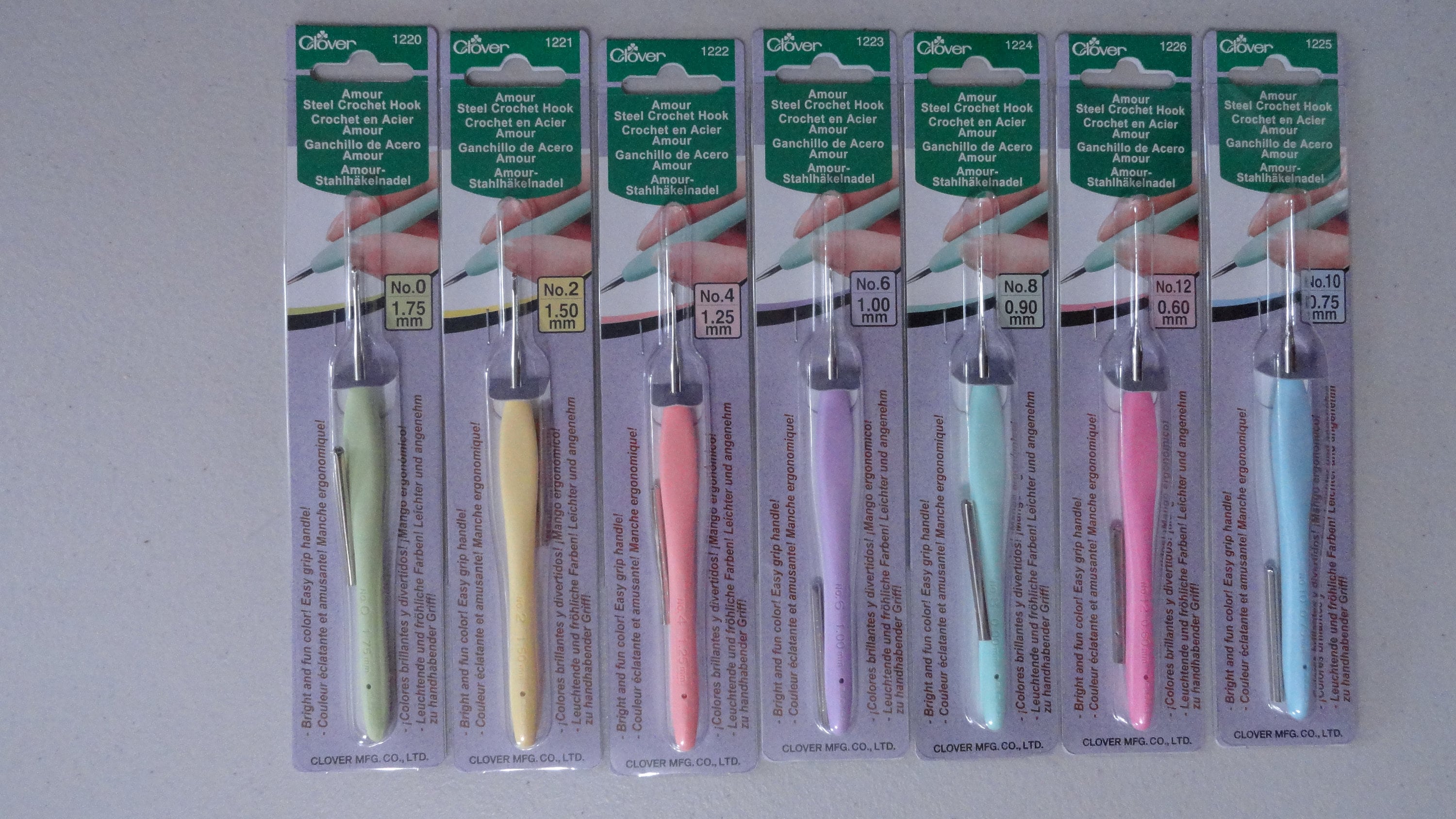 Clover Amour Soft Touch Crochet Hook Coloured All Sizes 0.6mm to 15mm  Knitting