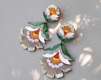 Pendientes Maisie Floral en amarillo / Pendientes colgantes de flores coloridas cortadas con láser