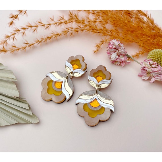 Retro flower earrings deals