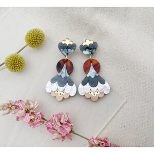 Crocus Drop Earrings in Pearl Retro Flower Dangle Earrings Laser Cut Floral Jewellery image 3