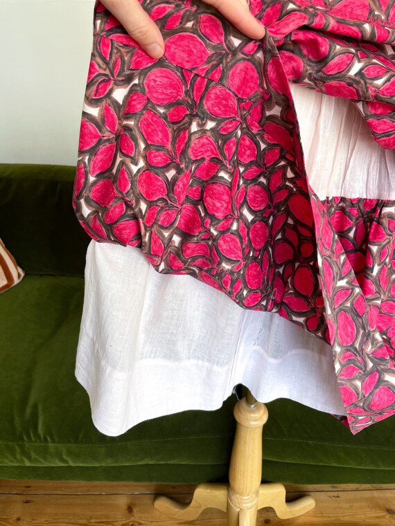 Vintage 1960s 'Wendy' tiered cerise abstract flor… - image 9