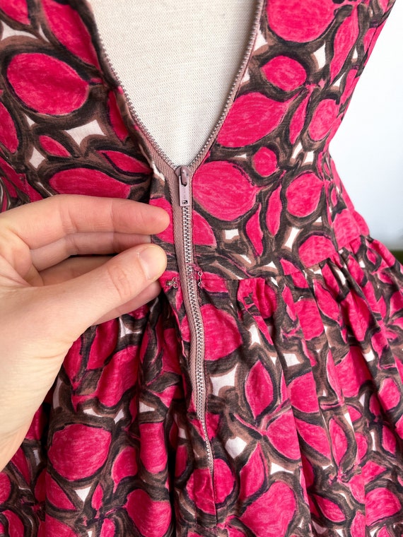 Vintage 1960s 'Wendy' tiered cerise abstract flor… - image 7