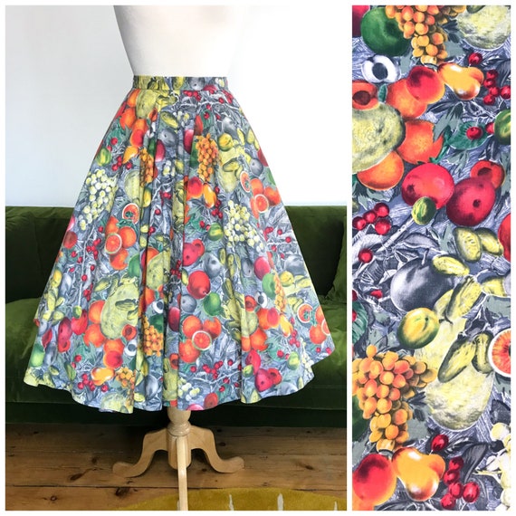 Vintage 1950s 'Skirt Pride' cotton fruit novelty p