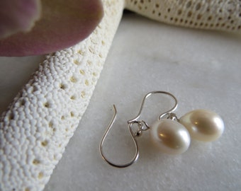 Freshwater Pearl Earrings, Pearl Teardrop Earrings, June Birthstone Earrings, 30th Wedding Anniversary Earrings, Small White Pearl Drop