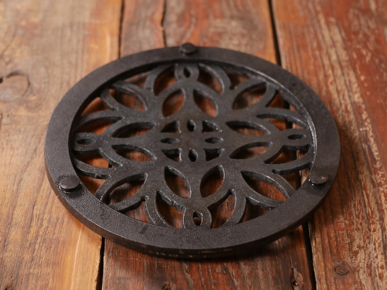 ChristCenteredForge Leaf Trivet - Thumbnail 4